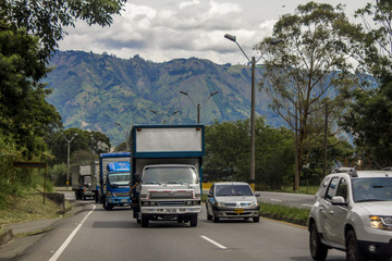 truck camión camion calle street highway