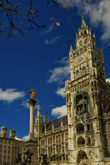 Naklejka premium München Marienplatz mit Rathaus Frauenkirche Mariensäule