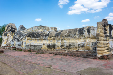 Giant statue of reclining Buddha