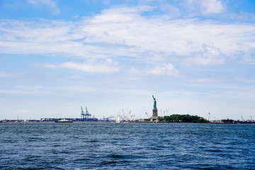 Fototapeta na wymiar Scenic view of Statue of Liberty and Staten Island in New York