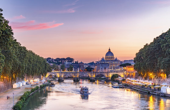 Fototapeta Scenic view of Rome, Italy, at sunset. Colorful travel background.