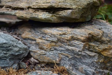 Natursteine mit interessanter Maserung und Färbung