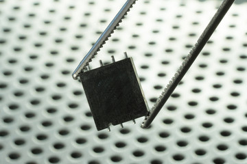 Micro-chip quantum processor, concept
