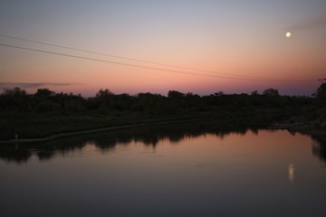 Atardecer en el rio gualeguay