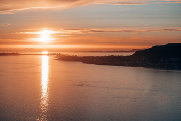 Obraz premium sunset above the sea