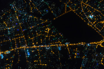 Luzes da cidade de Búzios à noite © Marcelo Guernieri