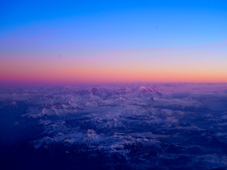 Fototapeta na wymiar Sunrise from the plane