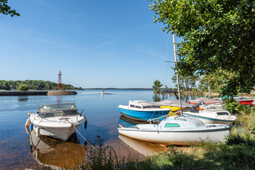Fototapeta na wymiar LACANAU (France), vue sur le lac