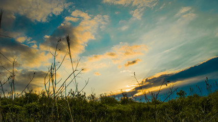 atardecer azul marino 