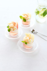 桃ゼリーパンナコッタ