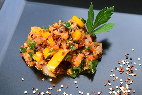 Quinoa-Salat mit Paprika