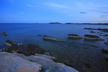 Fototapeta na wymiar long exposure of sea and rocks