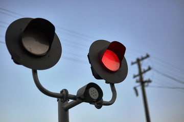 train signal shows red