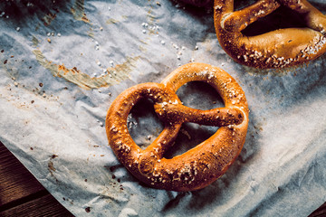 Oktoberfest Brezel frisch aus der Backofen