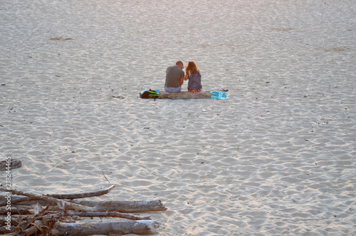 Couple Sur La Plage Stock Photo And Royalty Free Images On