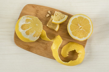 Lemon squeezing directly above