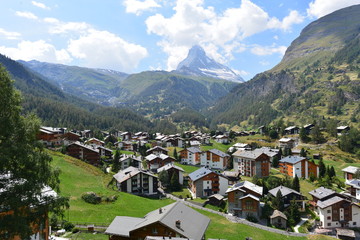 Fototapeta na wymiar Luftansicht Zermatt im Kanton Wallis 