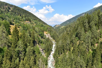 Die wilde Rhone im Lamma-Schlucht Kanton Wallis