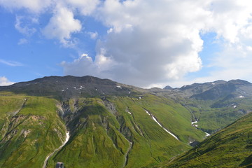 Fototapeta na wymiar Quellgebiet der Reuss im Gotthardmassiv