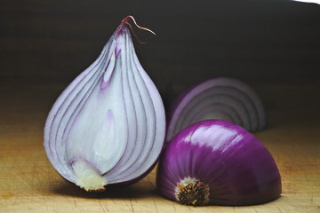 Red onion in halves