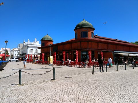 Markthalle von Olh&atilde;o in Portugal