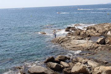 photo du front de mer ou de la côte de Roses en Espagnes