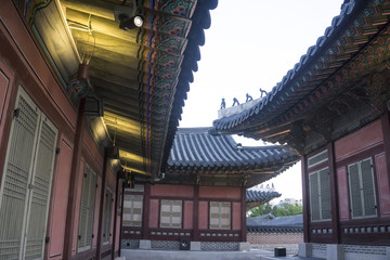 Fototapeta na wymiar The eaves of Korean traditional houses. temple