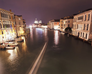 Naklejka premium Night view of the famous Grand Canal in Venice, Italy