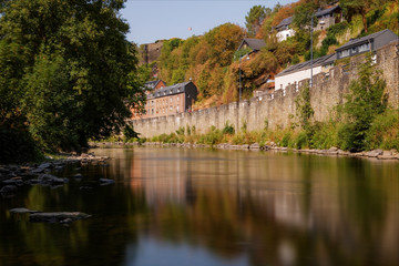 Naklejka premium Cours d'eau de La Roche-en-Ardenne en pose longue