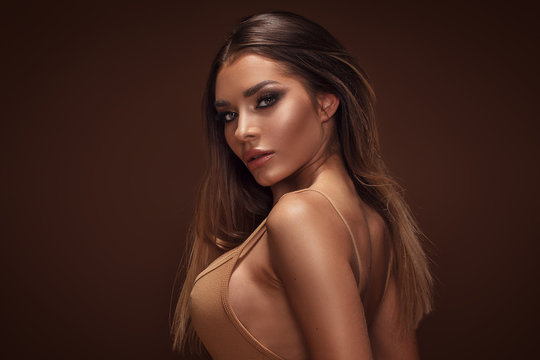 Fototapeta Beauty portrait of sensual brunette girl.