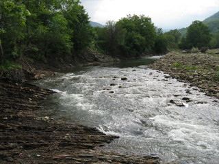 Стрімка ріка