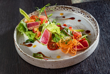 salad with tuna