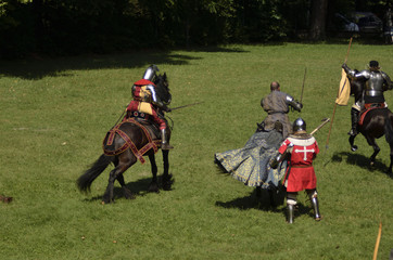 cavalieri corazzati a cavallo