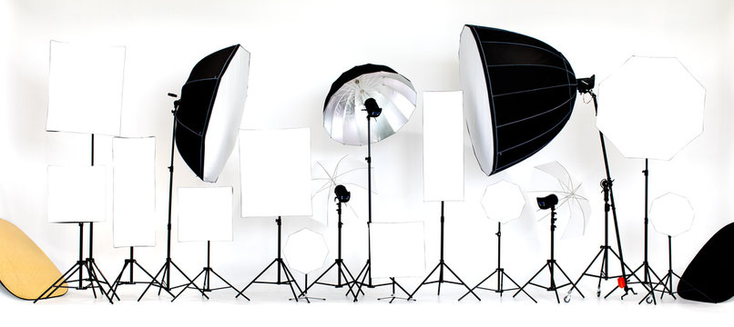 .A variety of flash studio lights and sizes are available on  white background.