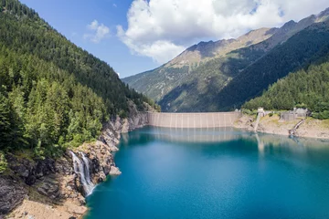 Foto op Plexiglas Dam Vallei van Belviso, dammuur van Frera. Provincie Sondrio in Valtellina