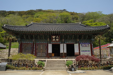 Fototapeta na wymiar Daeheungsa Buddhist Temple