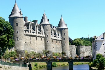 Fototapeta na wymiar Castle of Josselin on the banks of the river Oust 