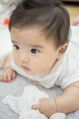 うつぶせの赤ちゃん