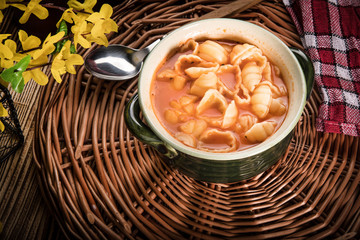 Fresh tomato soup with conchigliette.