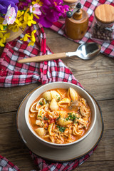 Fresh tomato soup with conchigliette.