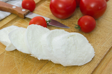 tomate et mozzarella