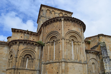 Fototapeta premiumColegiata de Santa Juliana, en Santillana del Mar España