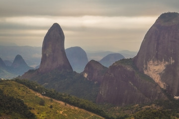 Serra da Agulha. Pancas, ago/2018.