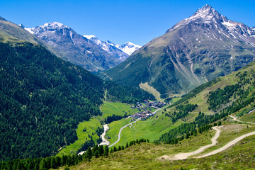 Dolina alpejska w Tyrolu z widokiem na Vent - obrazy, fototapety, plakaty