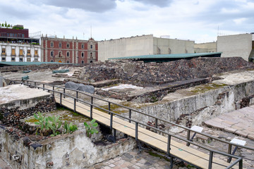 Fototapeta na wymiar Pre-hispanic ruins of the aztec city of Tenochtitlan in Mexico City