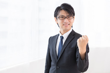 笑顔のミドル男性　ビジネス
