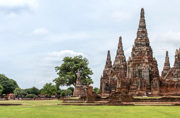 Fototapeta na wymiar Sculpture Landscape of Ancient old pagoda is Famous Landmark old History Buddhist temple,Beautiful Wat Chai Watthanaram temple in ayutthaya Thailand