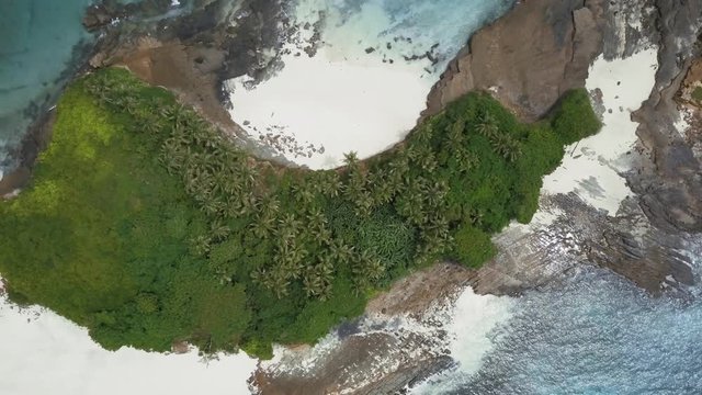 pull up drone shot over small island in Panama's Archipelago Las Perlas