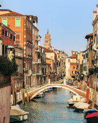Fototapeta na wymiar Traditional and Iconic Streets of Venice
