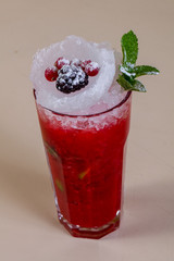 Berry smoothie with mint